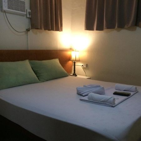 Crisfil'S Lodge Incorporated Dumaguete City Buitenkant foto
